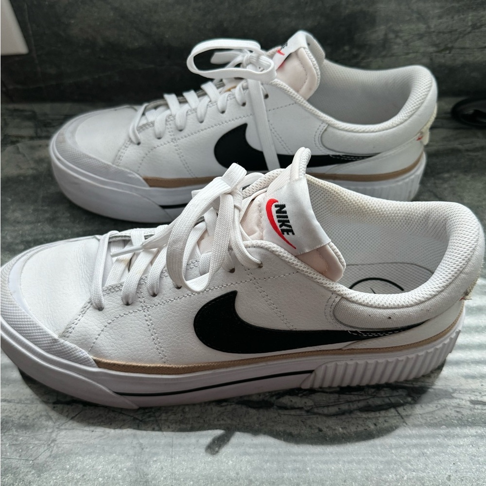 Nike Court Legacy Lift